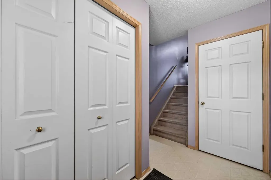 33 Harvest Oak Circle NE Calgary AB T3K 4S6