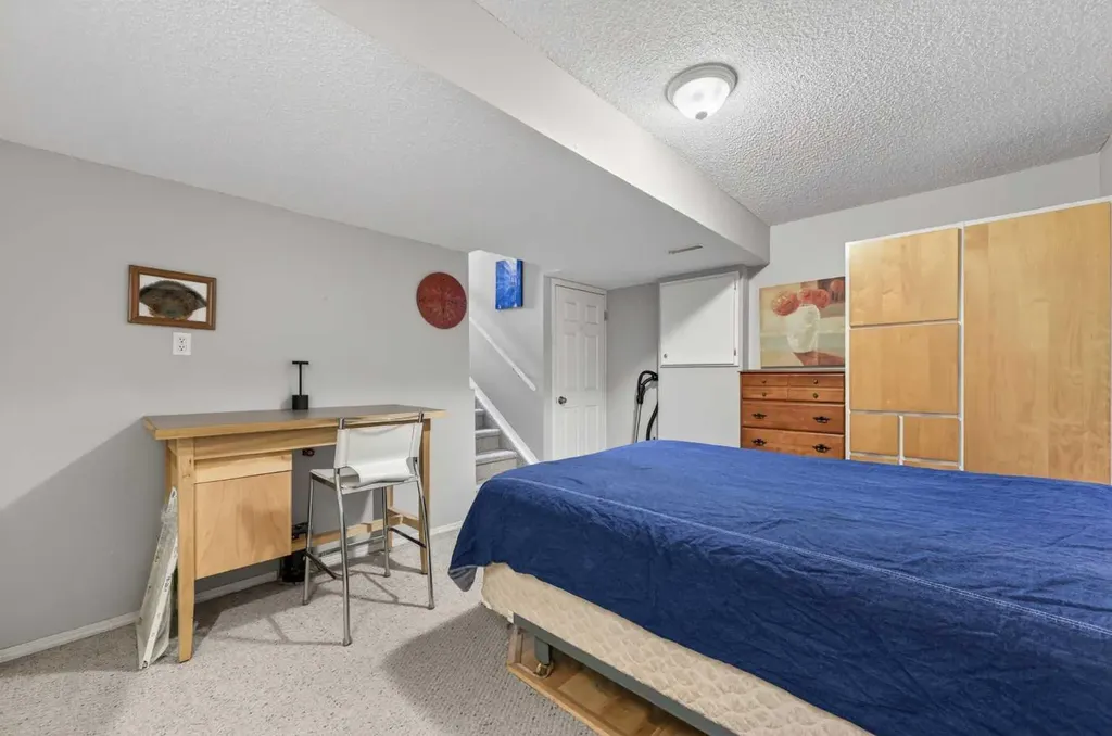 33 Harvest Oak Circle NE Calgary AB T3K 4S6