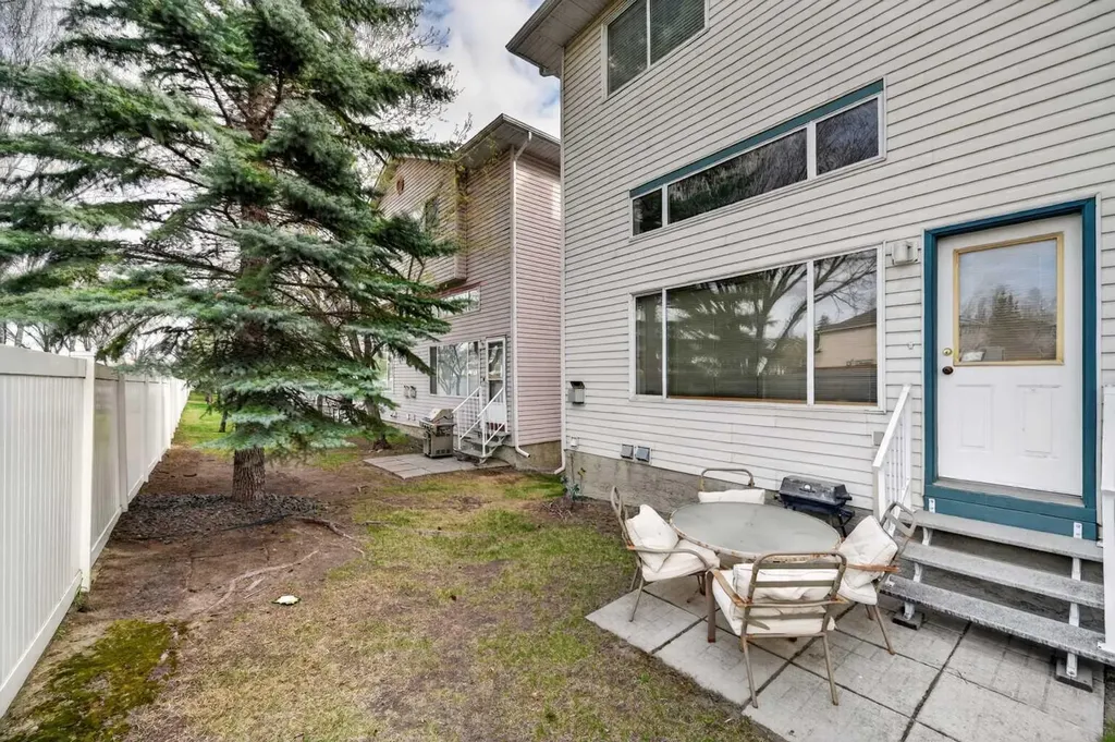 33 Harvest Oak Circle NE Calgary AB T3K 4S6