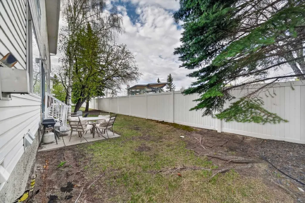 33 Harvest Oak Circle NE Calgary AB T3K 4S6