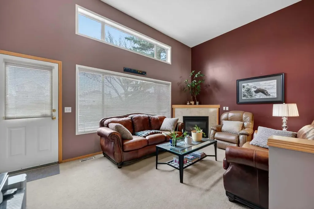 33 Harvest Oak Circle NE Calgary AB T3K 4S6