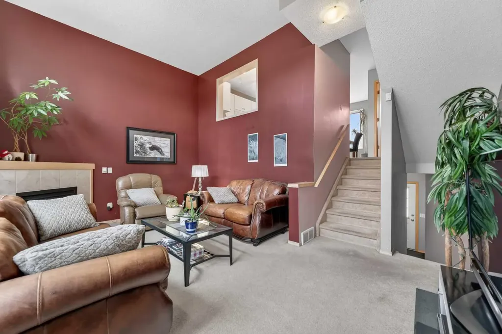 33 Harvest Oak Circle NE Calgary AB T3K 4S6