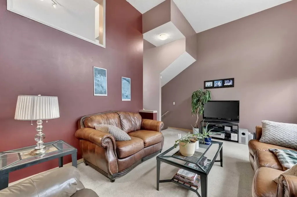 33 Harvest Oak Circle NE Calgary AB T3K 4S6