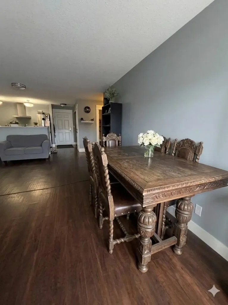 10217 Queen Street Fort Mcmurray AB T9H 5S5