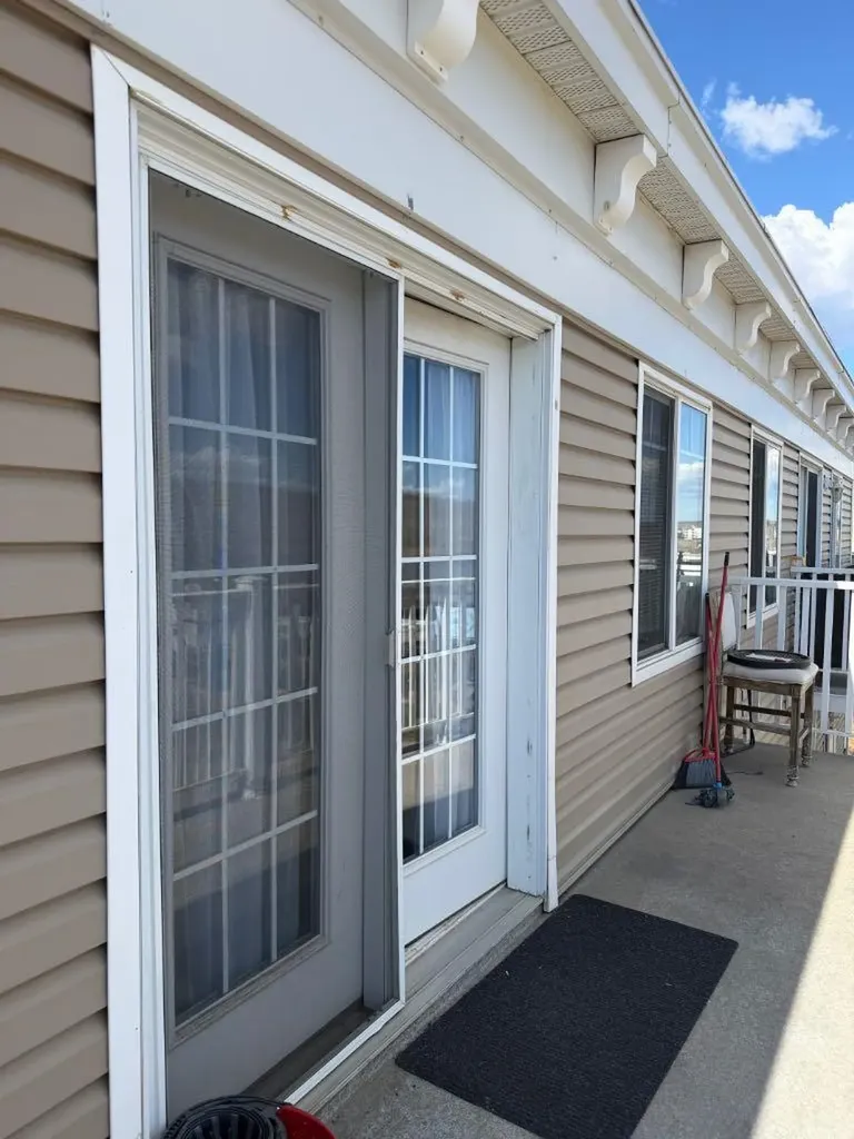 10217 Queen Street Fort Mcmurray AB T9H 5S5