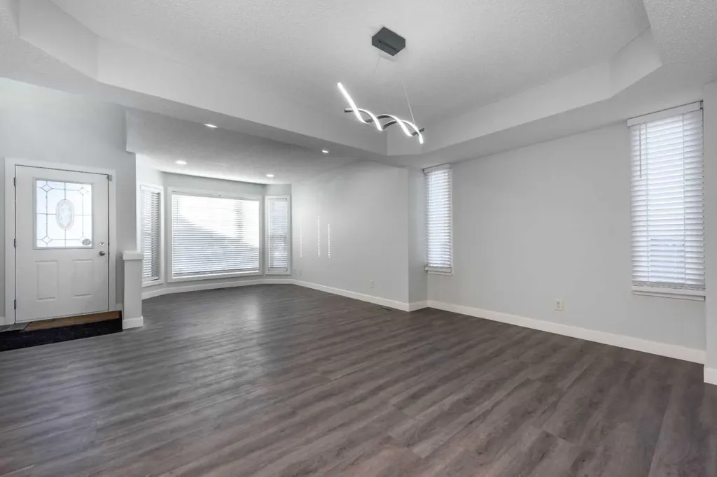 83 Cranleigh Common SE Calgary AB T3M 1G7
