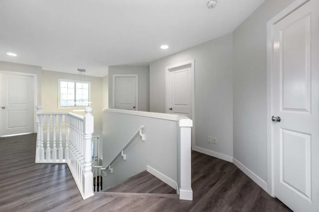 83 Cranleigh Common SE Calgary AB T3M 1G7