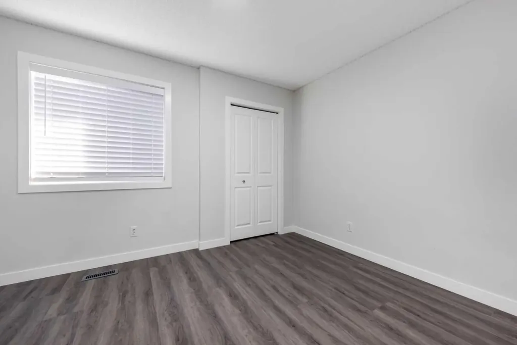 83 Cranleigh Common SE Calgary AB T3M 1G7