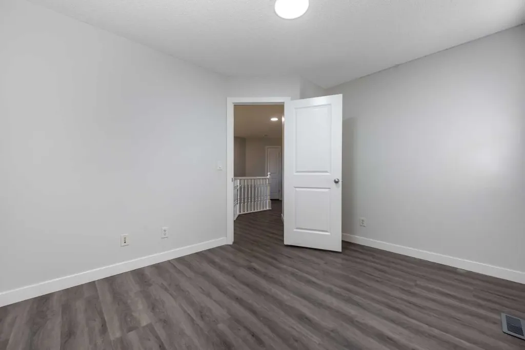 83 Cranleigh Common SE Calgary AB T3M 1G7