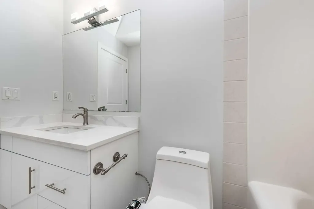 83 Cranleigh Common SE Calgary AB T3M 1G7