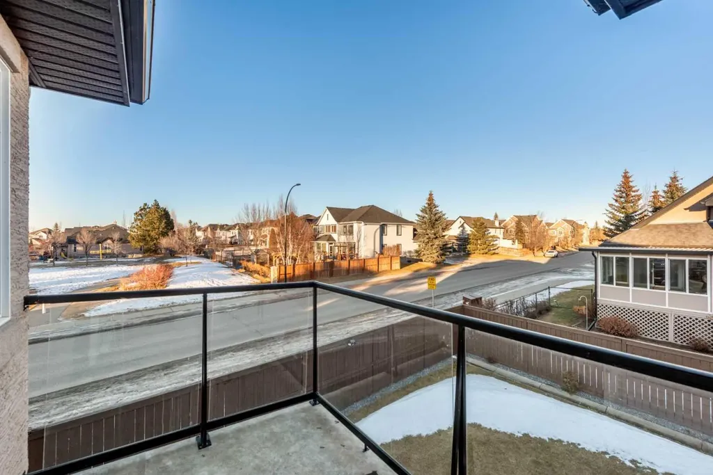 83 Cranleigh Common SE Calgary AB T3M 1G7