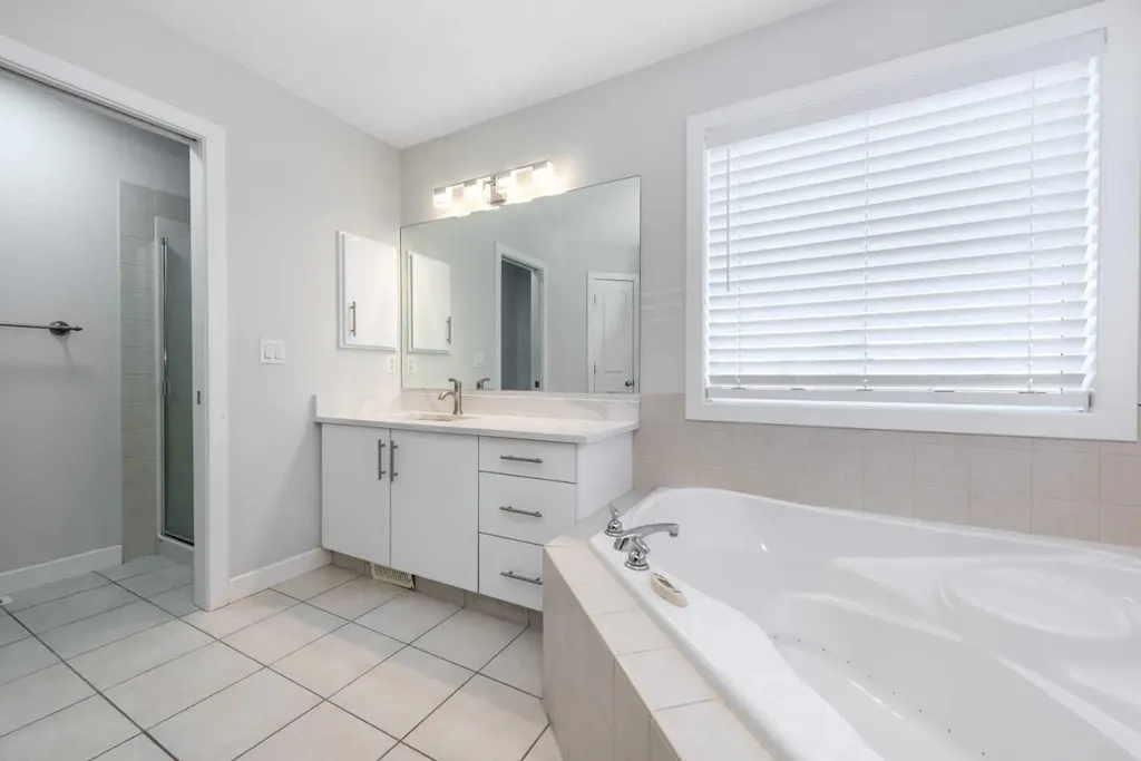 83 Cranleigh Common SE Calgary AB T3M 1G7