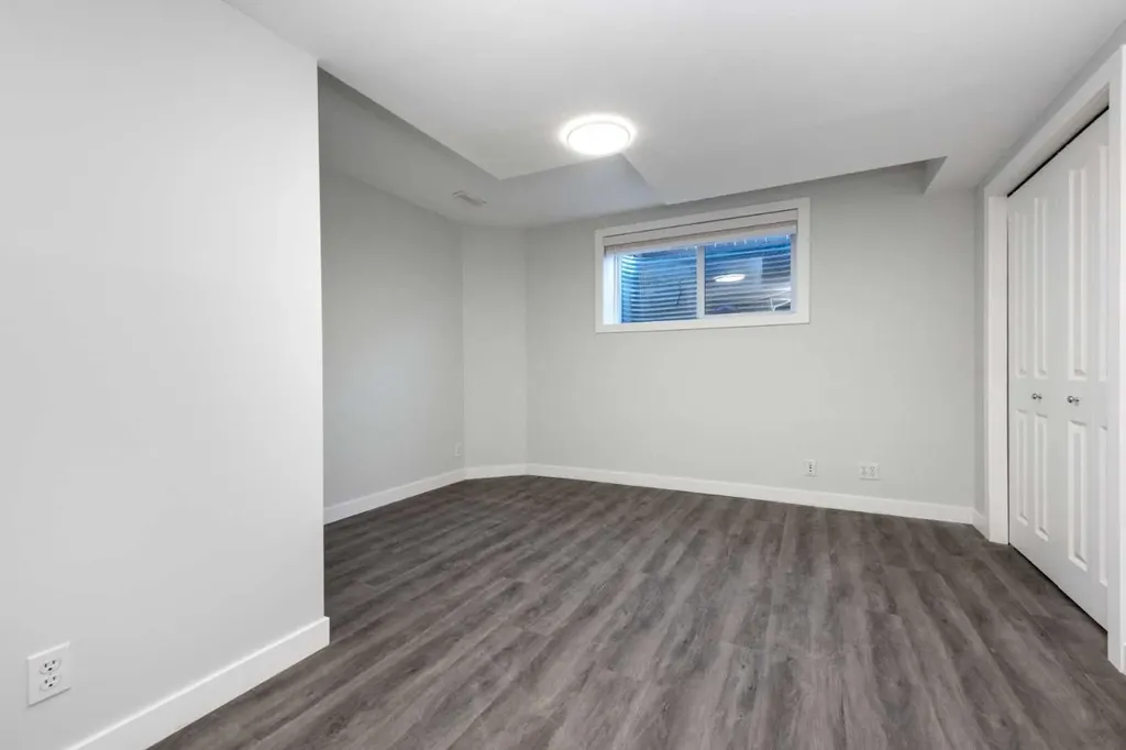 83 Cranleigh Common SE Calgary AB T3M 1G7