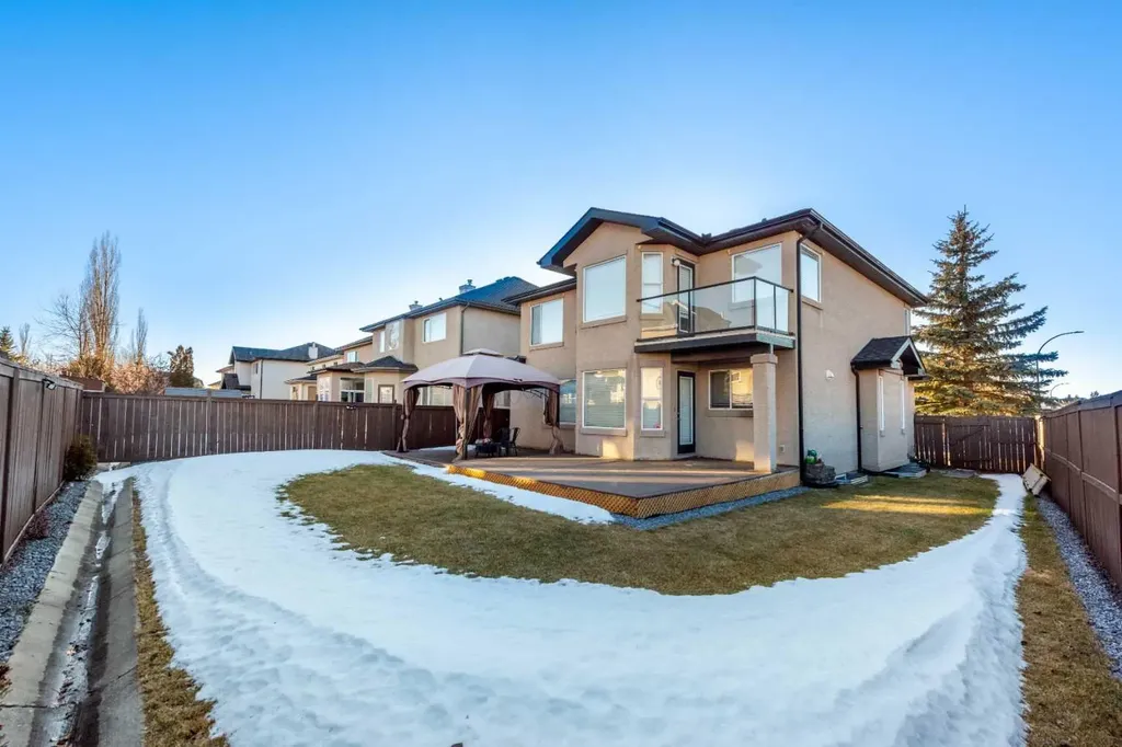 83 Cranleigh Common SE Calgary AB T3M 1G7