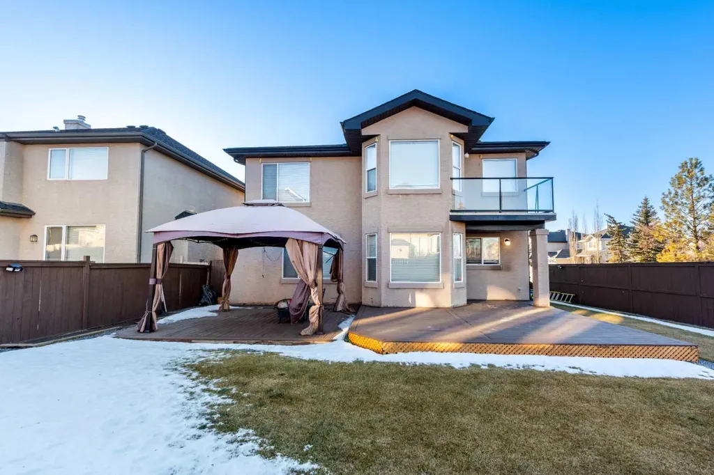 83 Cranleigh Common SE Calgary AB T3M 1G7