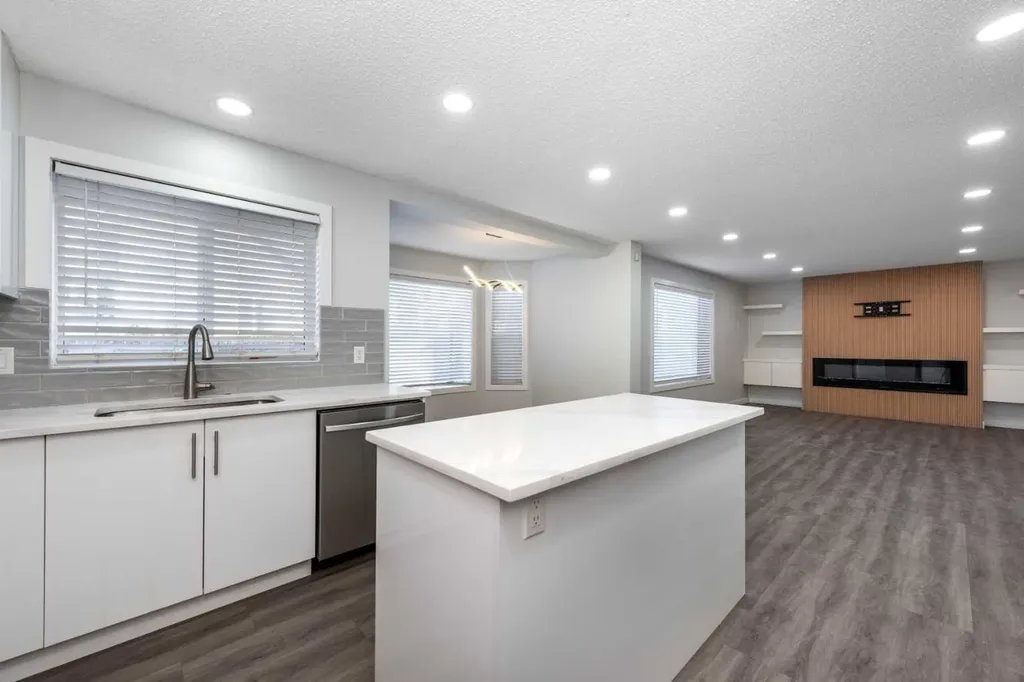 83 Cranleigh Common SE Calgary AB T3M 1G7