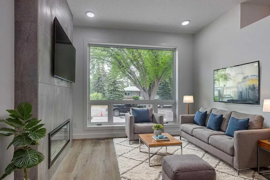 5537 51 Avenue Lacombe AB T4L 1K9