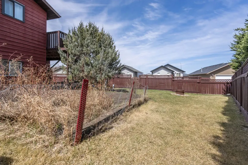 4310 74 Street Camrose AB T4V 3V3