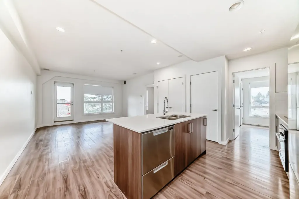 1629 38 Street SW Calgary AB T3C 1T8