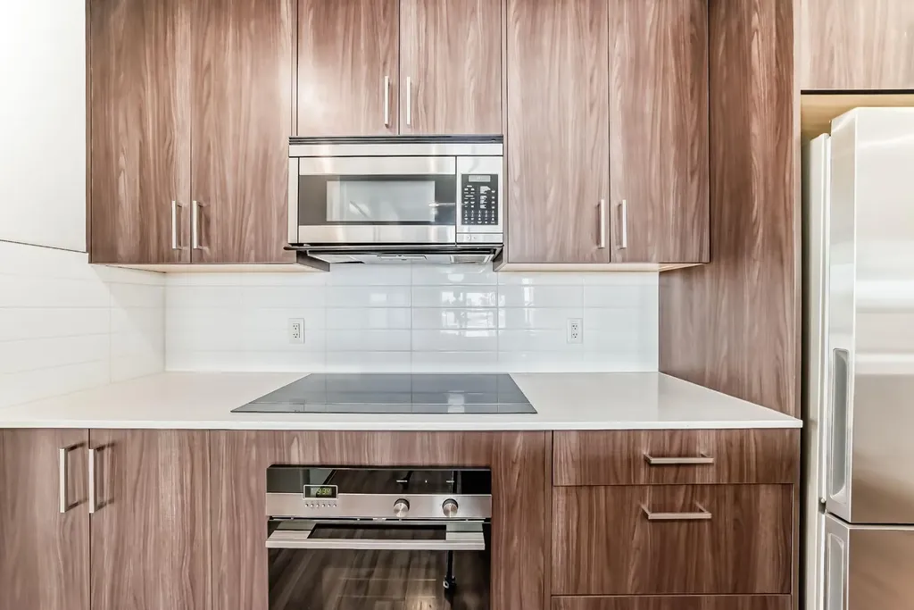 1629 38 Street SW Calgary AB T3C 1T8