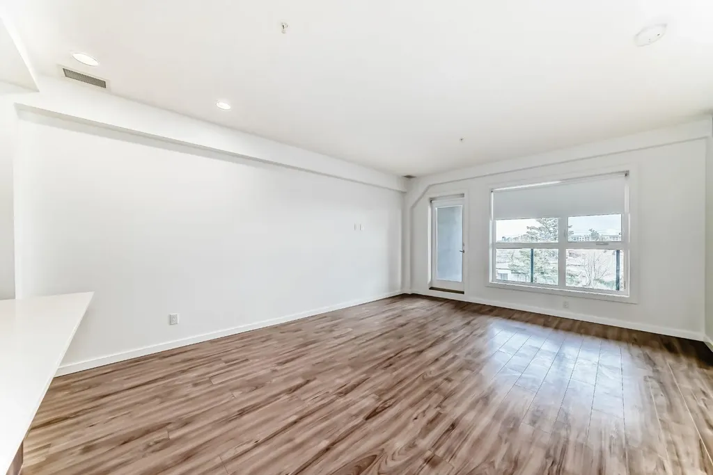 1629 38 Street SW Calgary AB T3C 1T8
