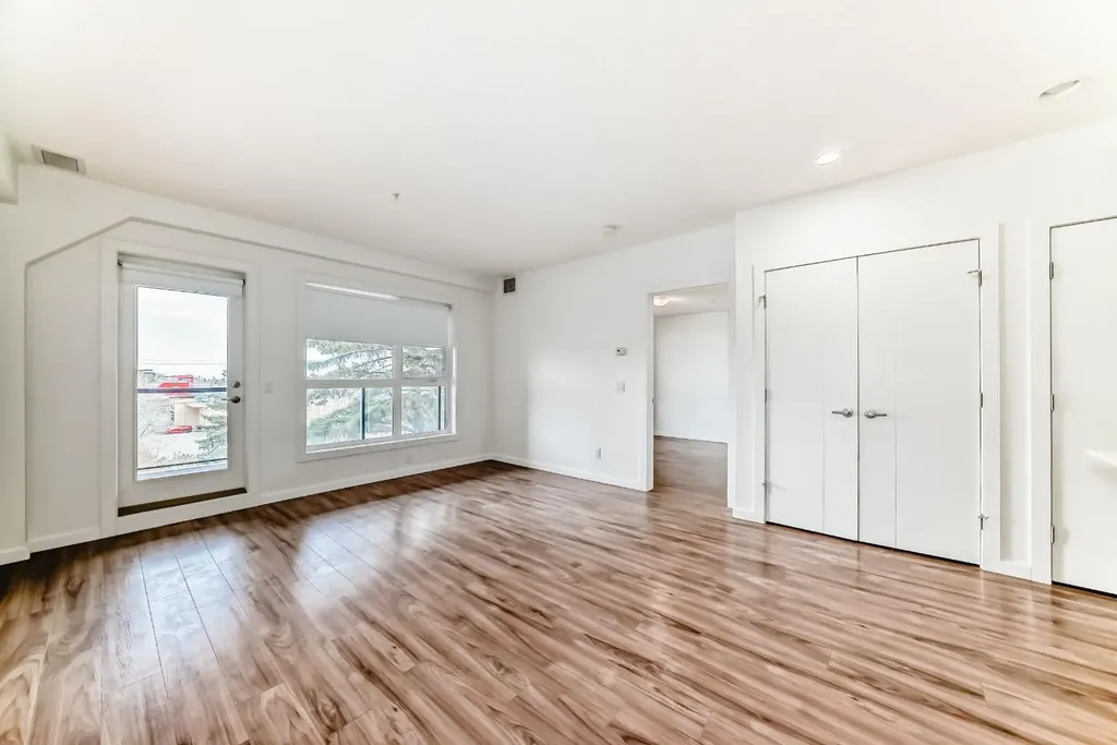 1629 38 Street SW Calgary AB T3C 1T8