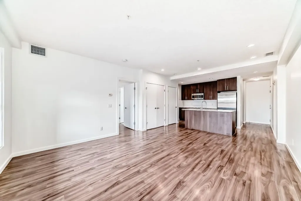 1629 38 Street SW Calgary AB T3C 1T8