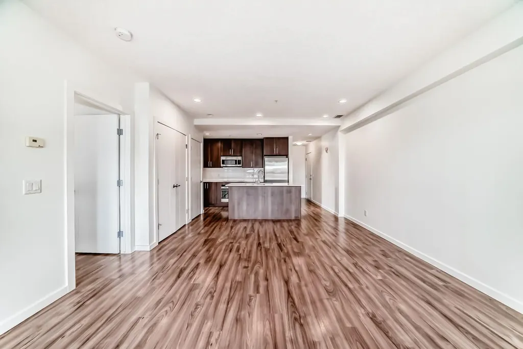 1629 38 Street SW Calgary AB T3C 1T8