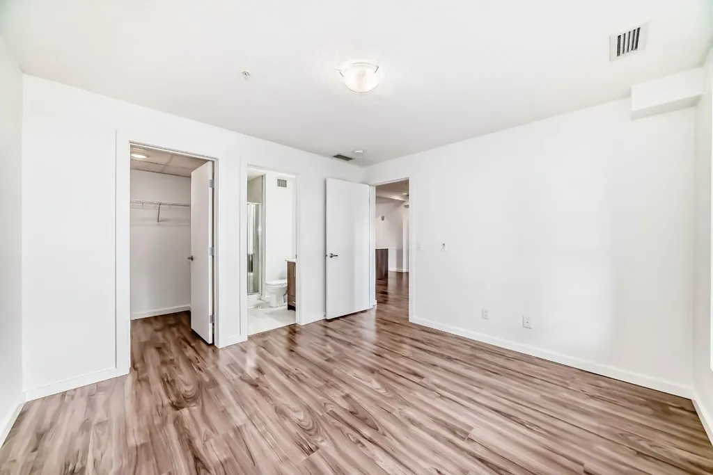 1629 38 Street SW Calgary AB T3C 1T8