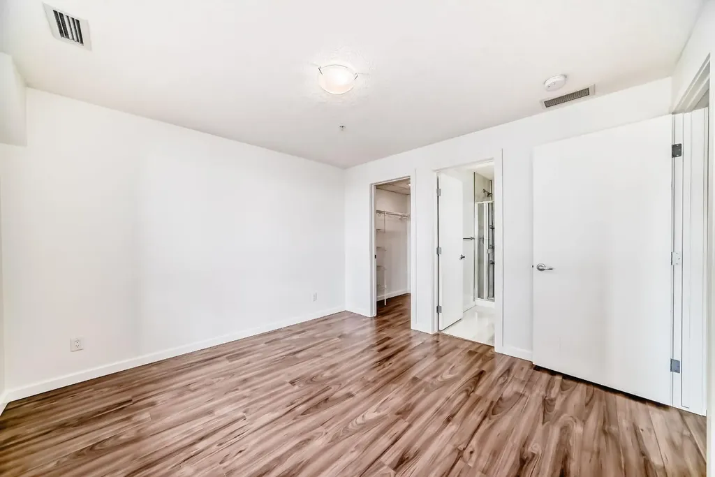 1629 38 Street SW Calgary AB T3C 1T8