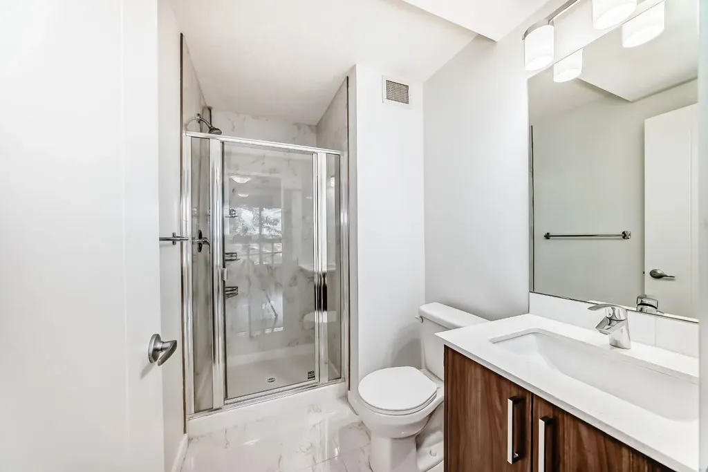1629 38 Street SW Calgary AB T3C 1T8