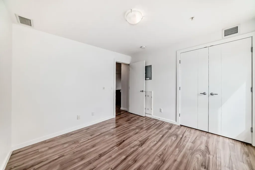 1629 38 Street SW Calgary AB T3C 1T8