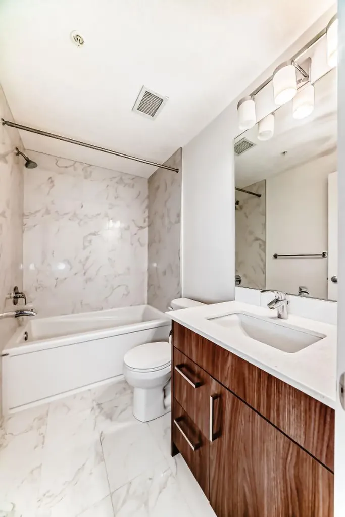 1629 38 Street SW Calgary AB T3C 1T8