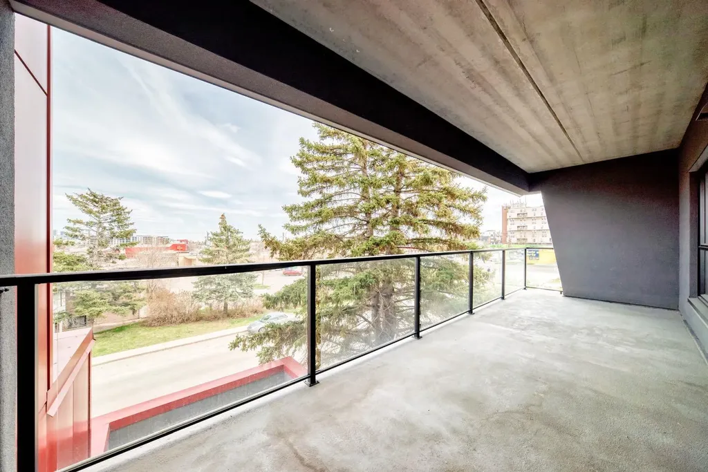 1629 38 Street SW Calgary AB T3C 1T8