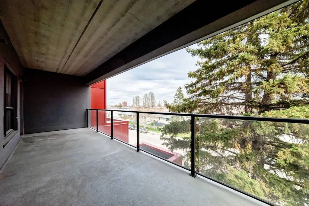 1629 38 Street SW Calgary AB T3C 1T8