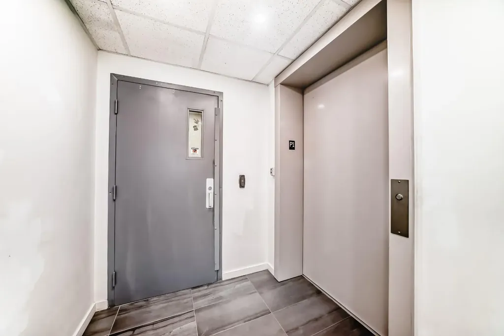1629 38 Street SW Calgary AB T3C 1T8