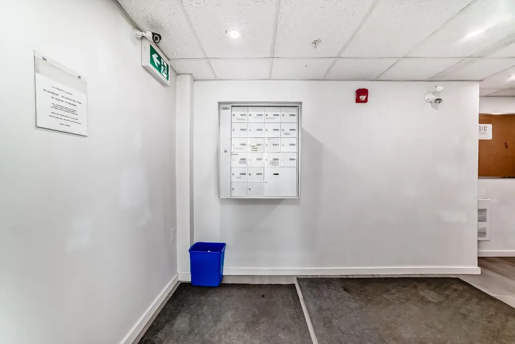 1629 38 Street SW Calgary AB T3C 1T8