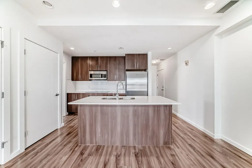 1629 38 Street SW Calgary AB T3C 1T8