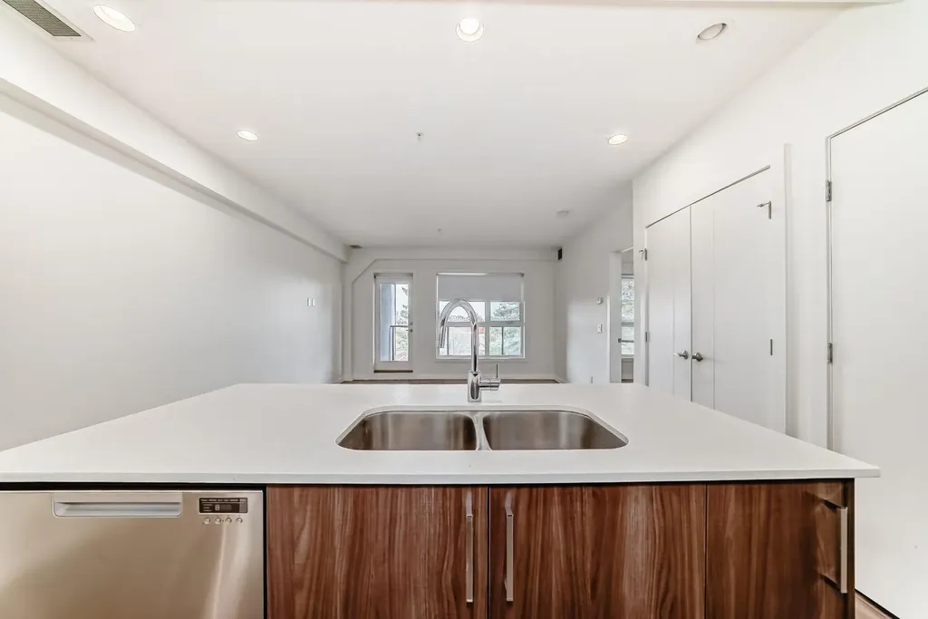 1629 38 Street SW Calgary AB T3C 1T8