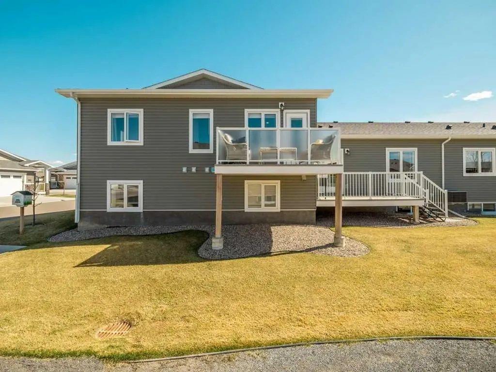 322 Northlander Bend W Lethbridge AB T1J5K8