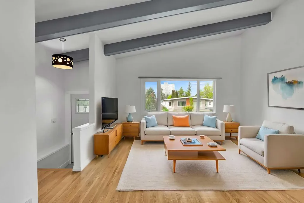 639 Kingsmere Crescent SW Calgary AB T2V 2H9