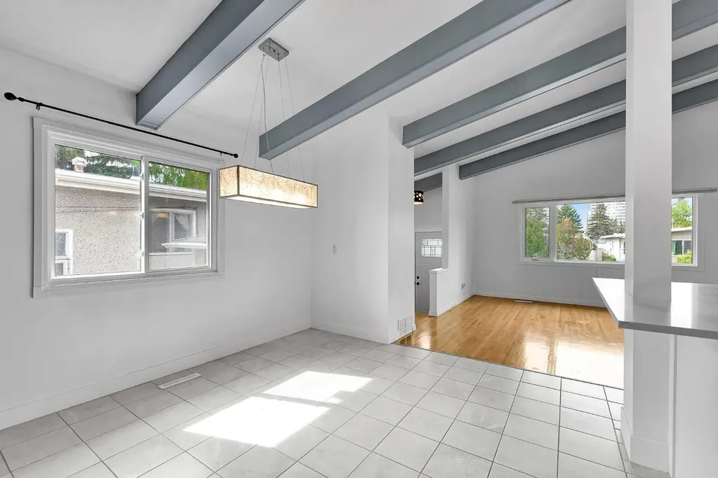 639 Kingsmere Crescent SW Calgary AB T2V 2H9