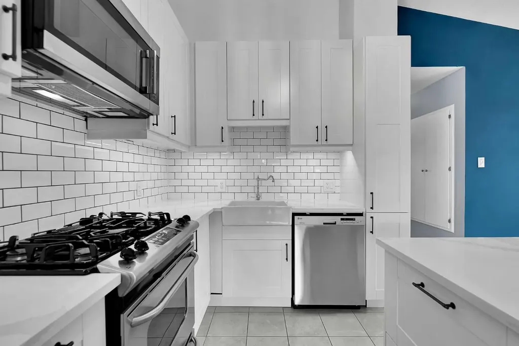 639 Kingsmere Crescent SW Calgary AB T2V 2H9