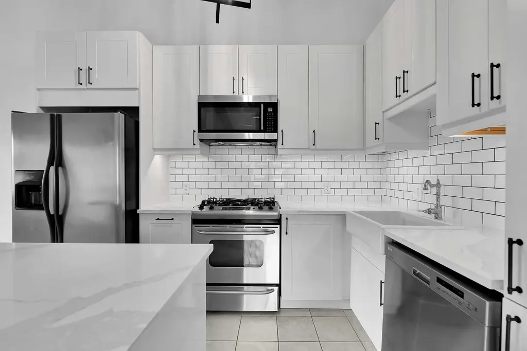 639 Kingsmere Crescent SW Calgary AB T2V 2H9