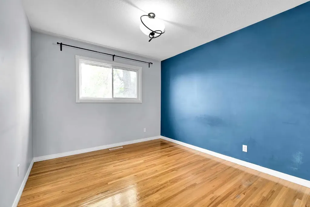 639 Kingsmere Crescent SW Calgary AB T2V 2H9