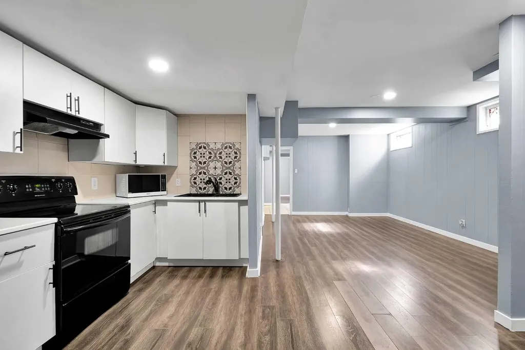 639 Kingsmere Crescent SW Calgary AB T2V 2H9