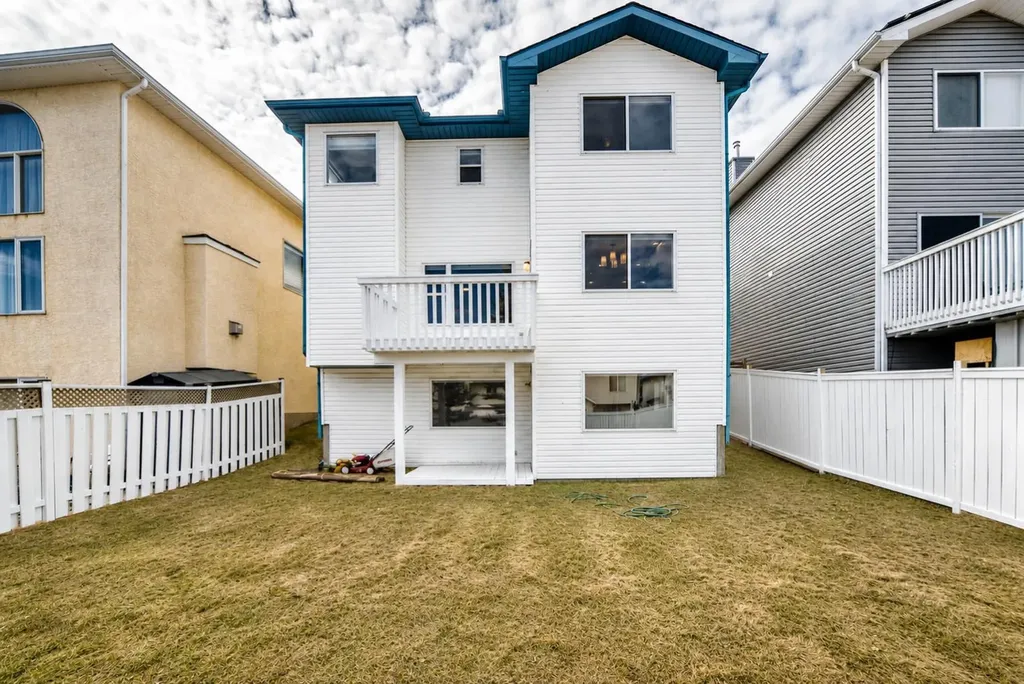 159 Citadel Peak Circle NW Calgary AB T3G 4H7