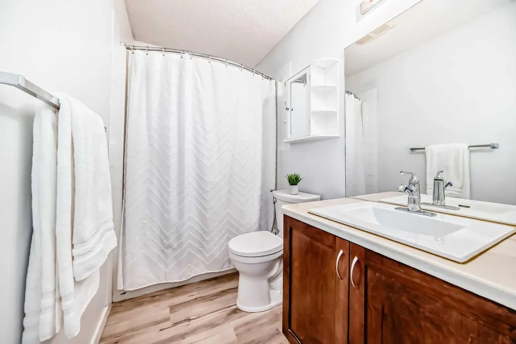 54 Panatella Park NW Calgary AB T3k 6k4