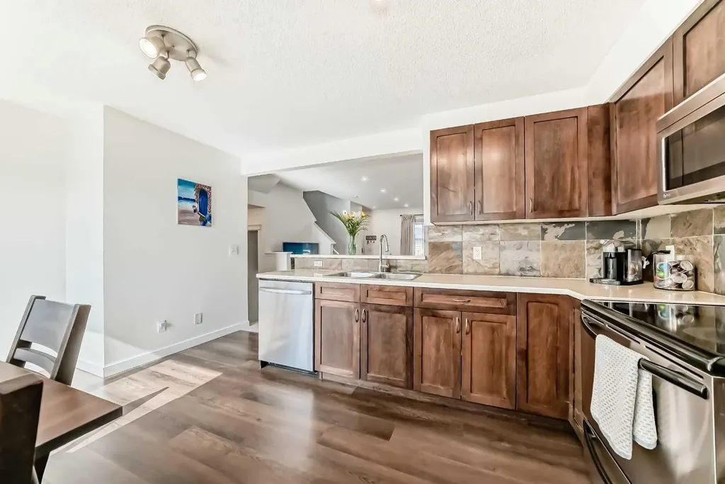 54 Panatella Park NW Calgary AB T3k 6k4