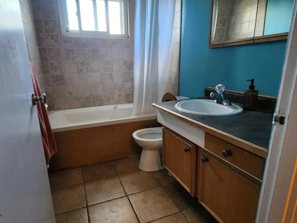 7304 5 Street SW Calgary AB T2Y 1B1